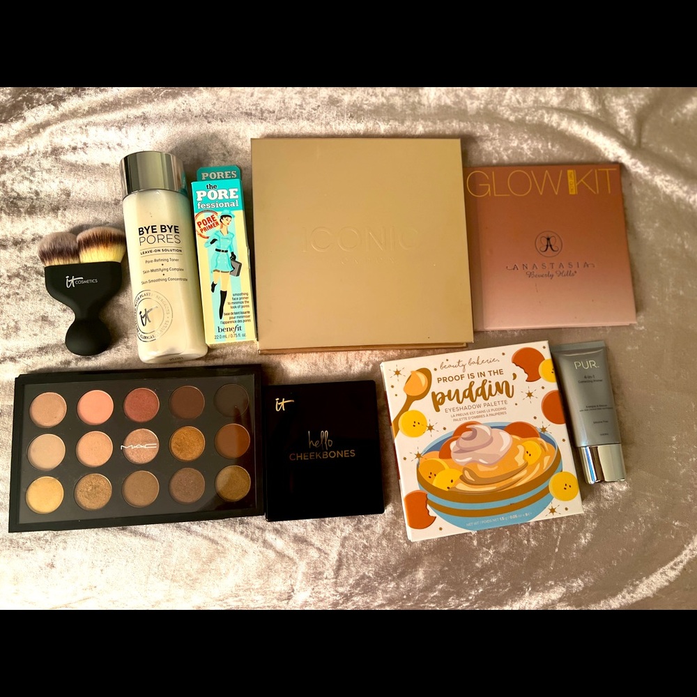 Make up bundle